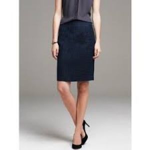 Banana Republic Navy Tweed pencil skirt true tulum